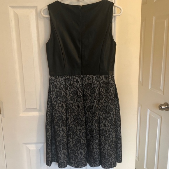 Isaac Mizrahi sleeveless Black faux leather and lace dress size 8 - Picture 5 of 10